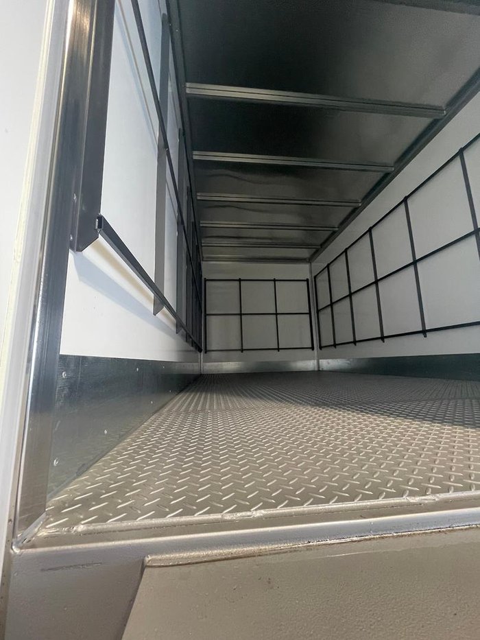 2025 Fuso 515 Canter 515 White