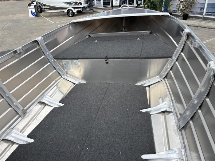 2025 QUINTREX 400 Dart