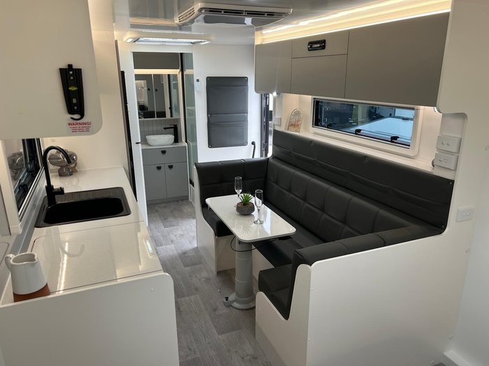 2025 Traveller Track 20'