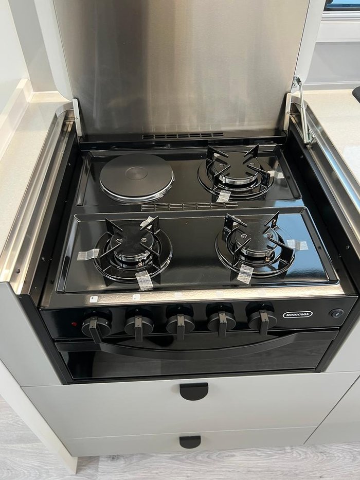 2025 Traveller Track 20'