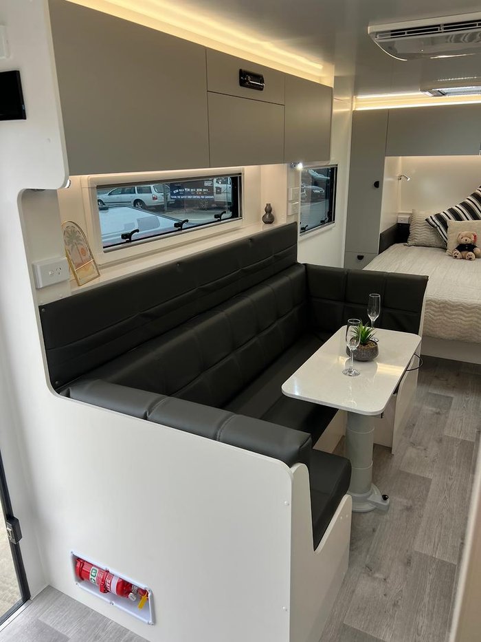 2025 Traveller Track 20'