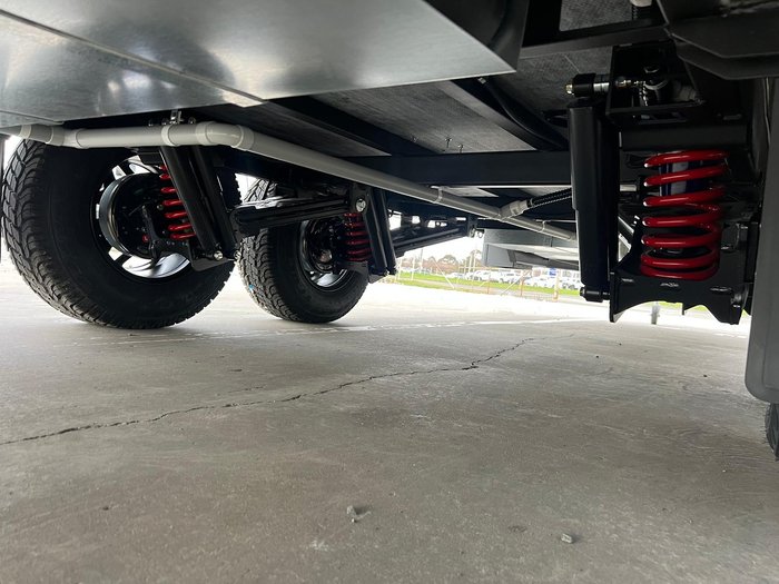 2025 Traveller Track 20'