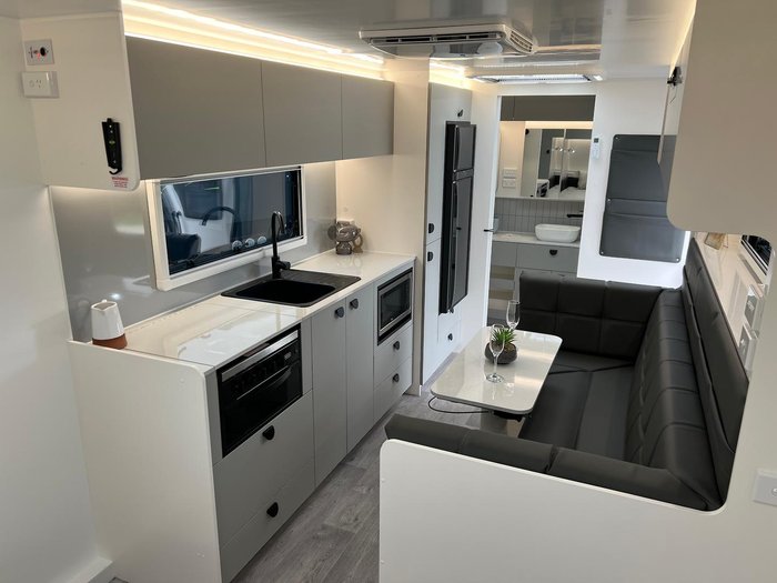 2025 Traveller Track 20'