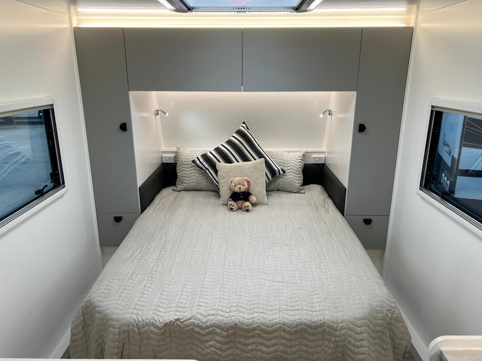 2025 Traveller Track 20'