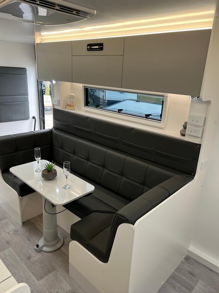 2025 Traveller Track 20'