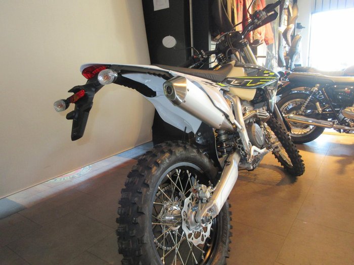 2025 Triumph TF 250-E Off Road Black