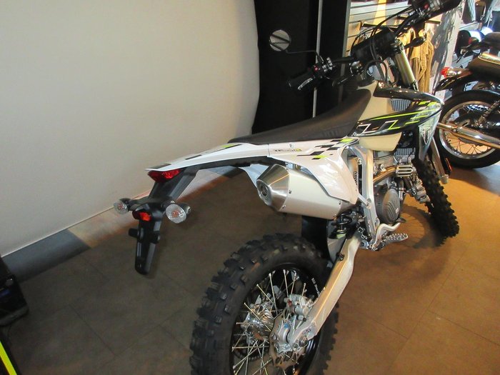 2025 Triumph TF 250-E Off Road Black