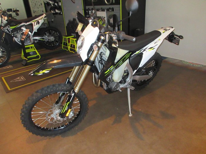 2025 Triumph TF 450-E Off Road Black