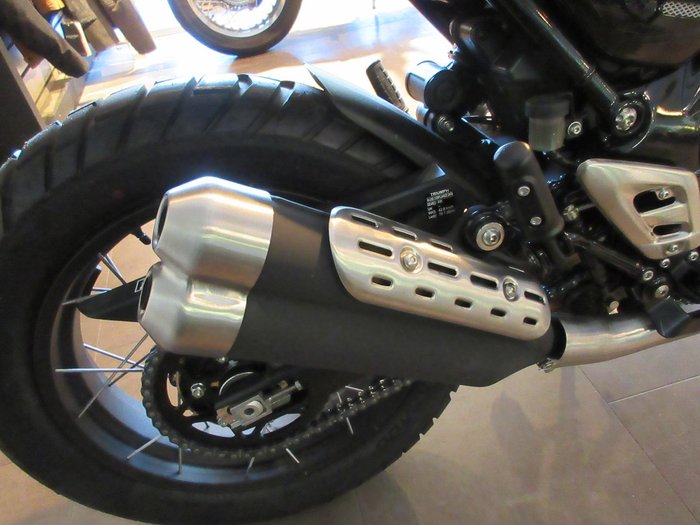 2025 Triumph Scrambler 400 XC Scrambler Yellow