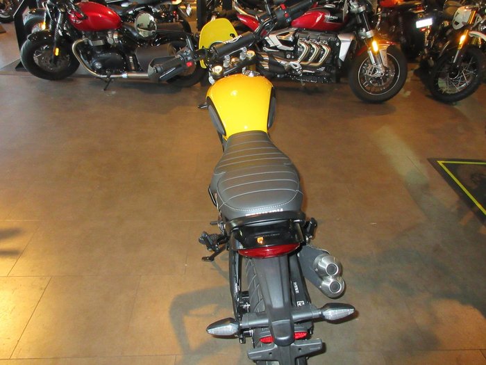 2025 Triumph Scrambler 400 XC Scrambler Yellow