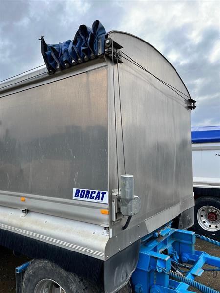 2015 Mack Granite Tipper With Borcat Trailer