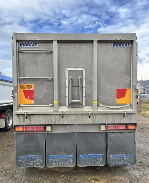 2015 Mack Granite Tipper With Borcat Trailer