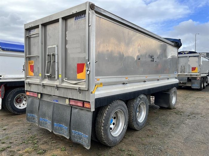 2015 Mack Granite Tipper With Borcat Trailer