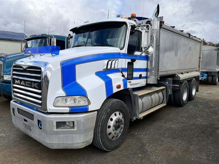 2015 Mack Granite Tipper With Borcat Trailer