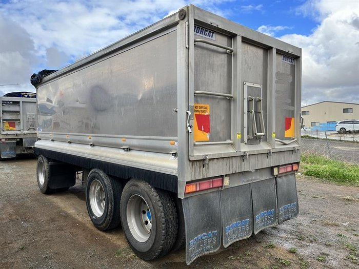 2015 Mack Granite Tipper With Borcat Trailer