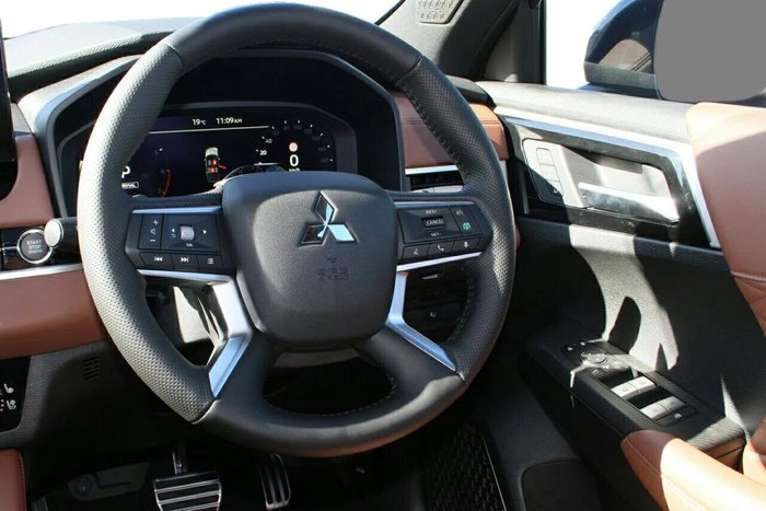 2025 Mitsubishi Outlander Exceed Tourer
