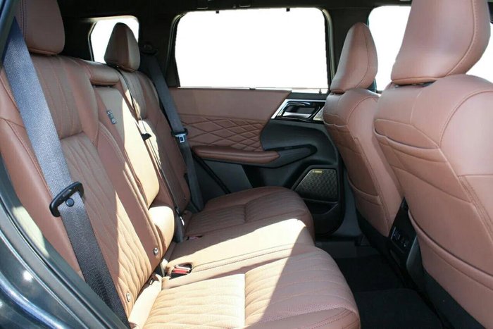 2025 Mitsubishi Outlander Exceed Tourer