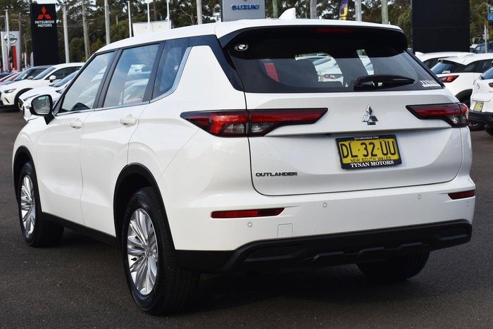 2024 Mitsubishi Outlander ES ZM MY24 White