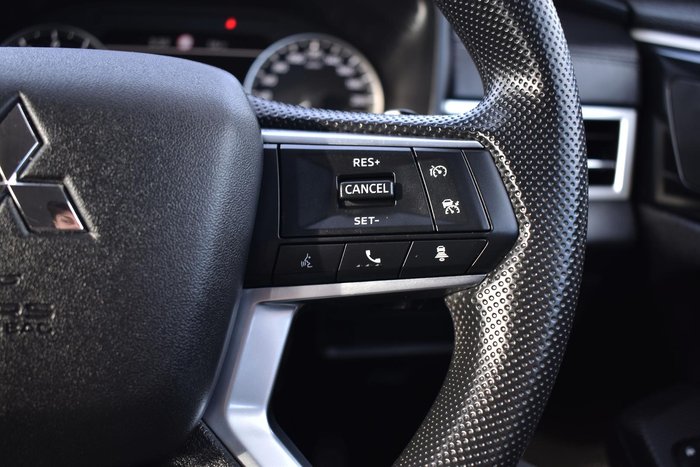 2024 Mitsubishi Outlander ES ZM MY24 White