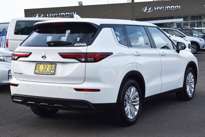 2024 Mitsubishi Outlander ES ZM MY24 White