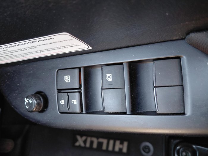 2020 Toyota Hilux SR