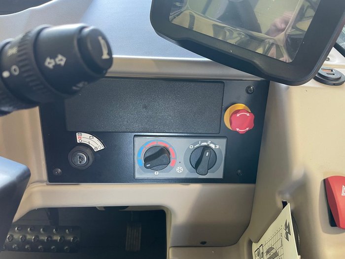 2026 MF Th 7038 Telehandler