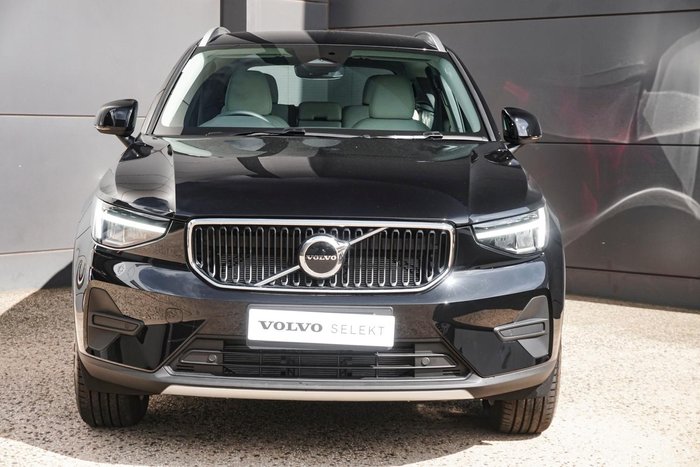 2024 Volvo XC40 Plus B4