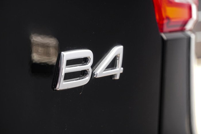 2024 Volvo XC40 Plus B4