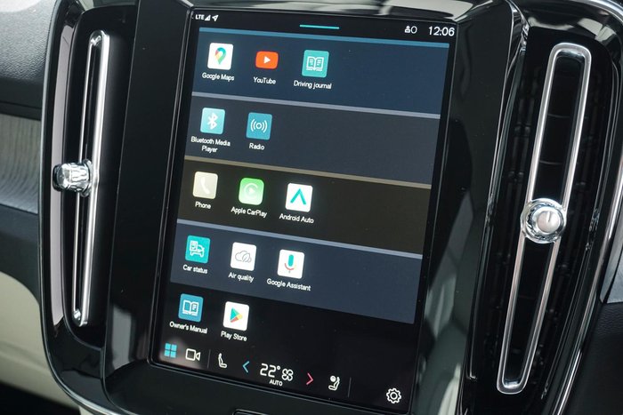 2024 Volvo XC40 Plus B4