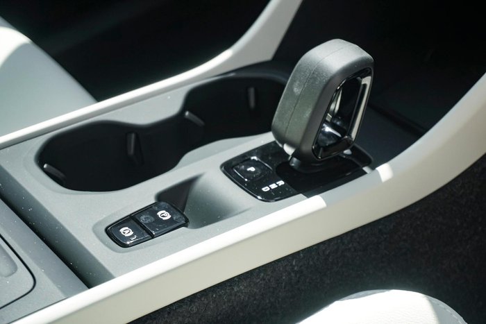 2024 Volvo XC40 Plus B4