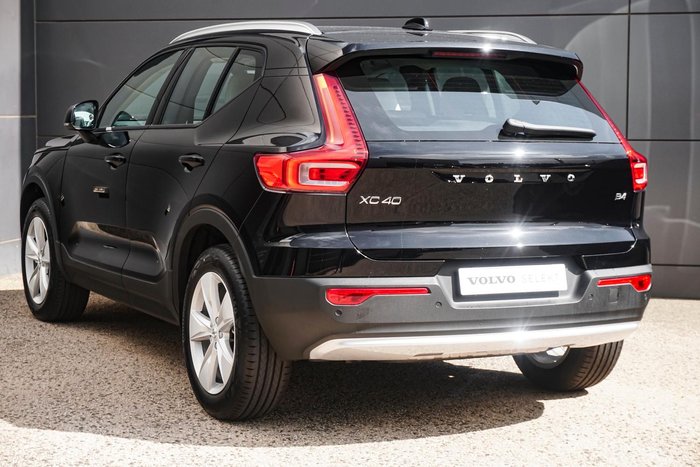 2024 Volvo XC40 Plus B4