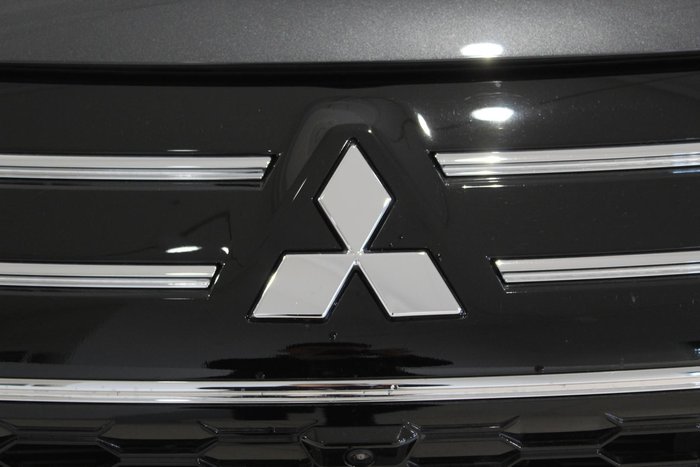 2025 Mitsubishi Outlander LS