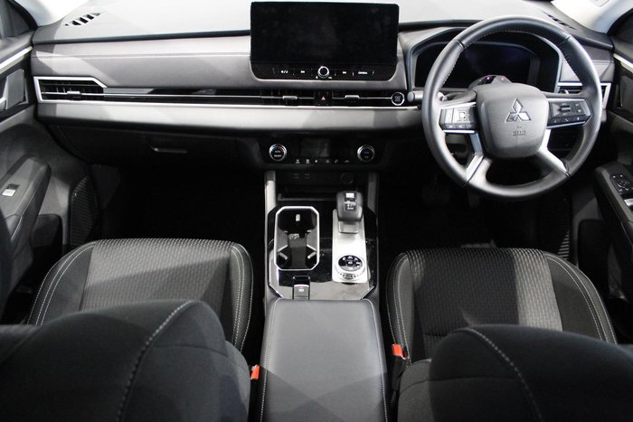 2025 Mitsubishi Outlander LS