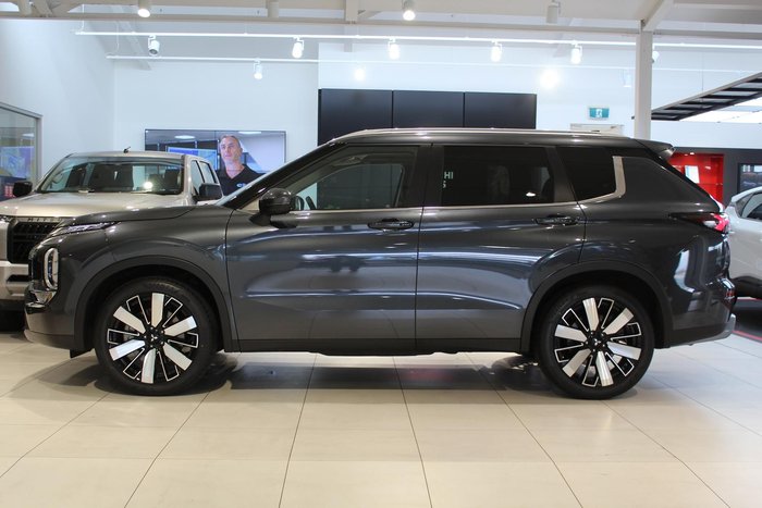 2025 Mitsubishi Outlander LS