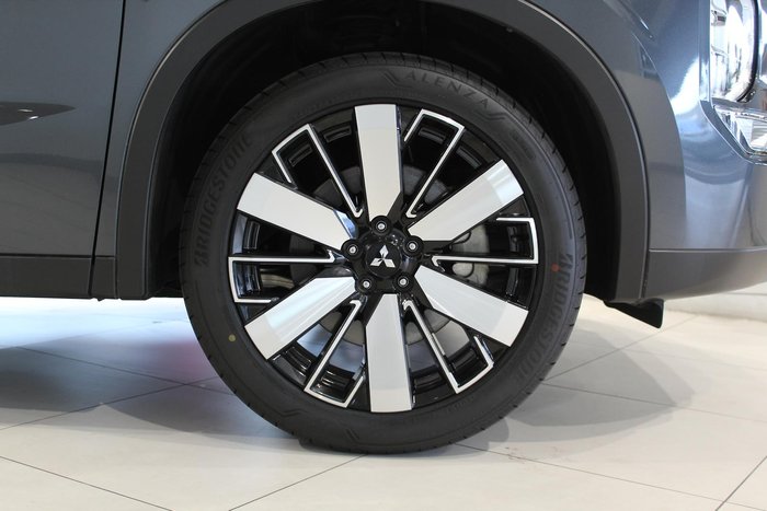 2025 Mitsubishi Outlander LS
