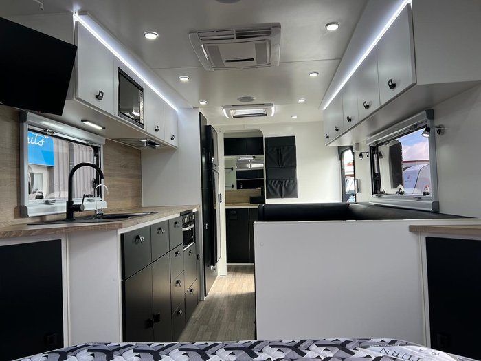 2023 Design RV Crx Semi Off Road Van 7, 21'6''