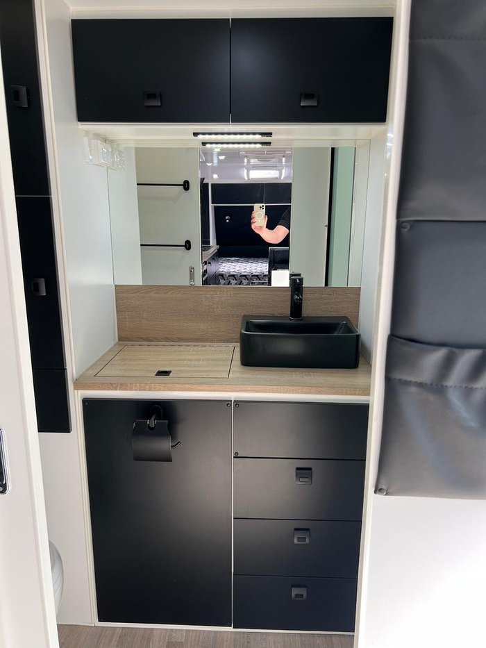 2023 Design RV Crx Semi Off Road Van 7, 21'6''