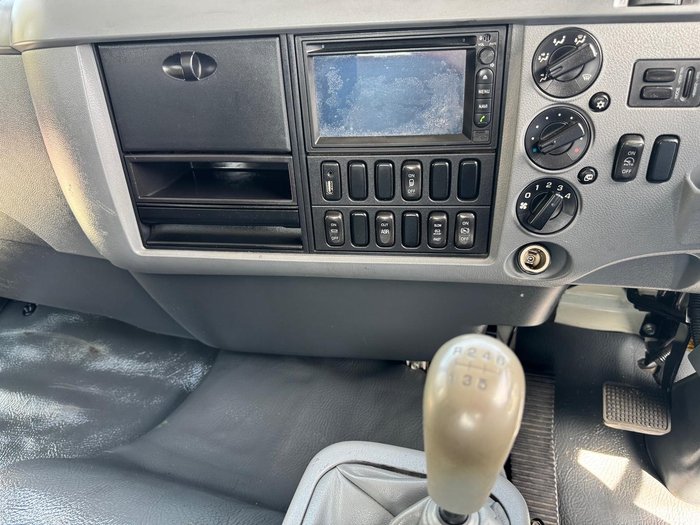 2015 Fuso Fighter 1424 WHITE