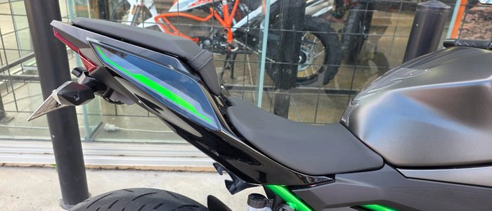 2024 Kawasaki Z400 GREY