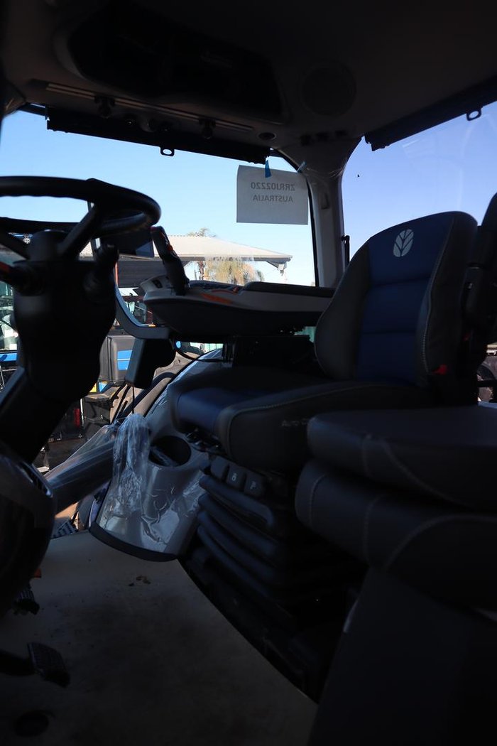 2024 New Holland T8.410