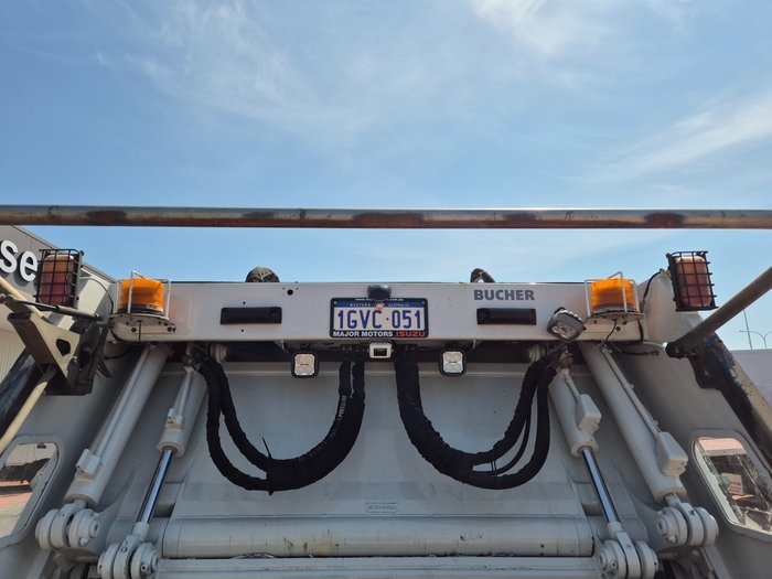 2019 Isuzu Trucks NQR 87/80-190 AMT Rear Loader Compactor