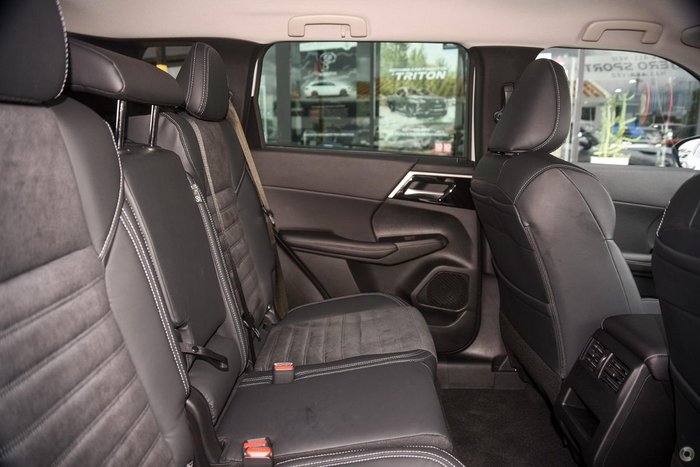 2025 Mitsubishi Outlander Aspire