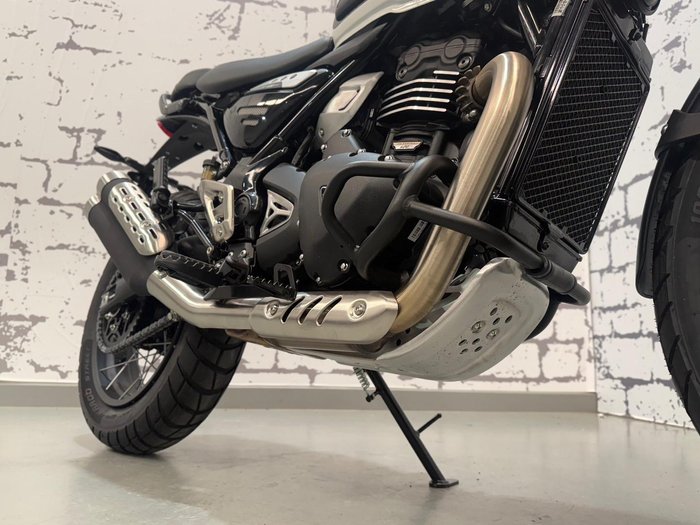 2025 Triumph Scrambler 400 XC Scrambler White