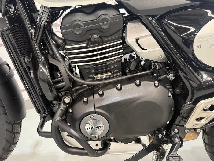 2025 Triumph Scrambler 400 XC Scrambler White
