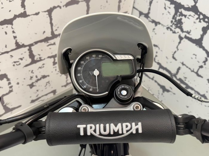 2025 Triumph Scrambler 400 XC Scrambler White