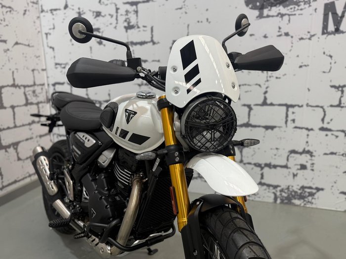 2025 Triumph Scrambler 400 XC Scrambler White