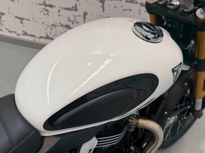 2025 Triumph Scrambler 400 XC Scrambler White