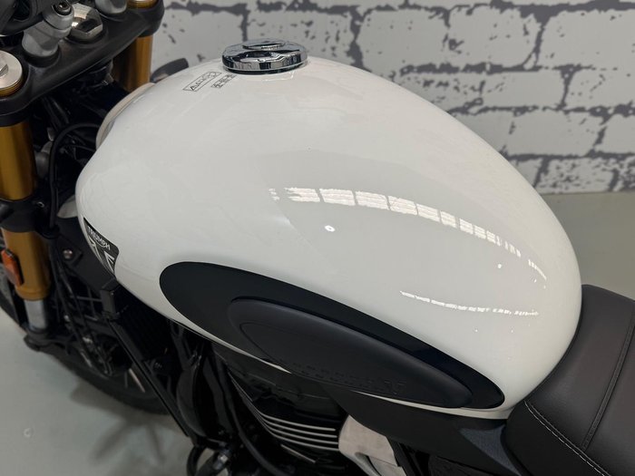 2025 Triumph Scrambler 400 XC Scrambler White