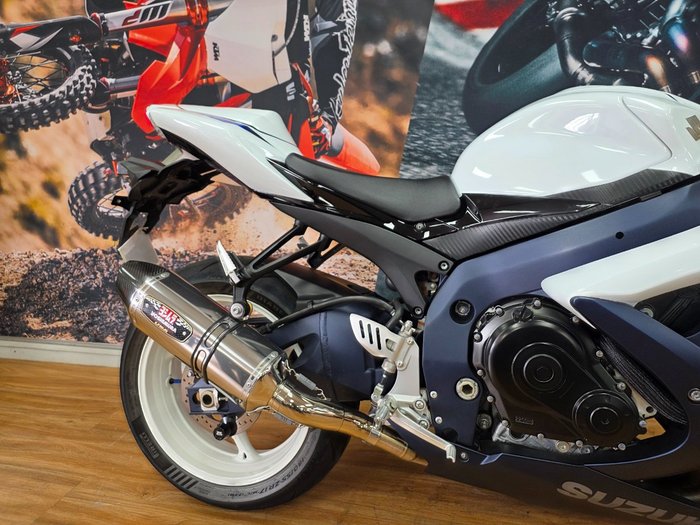 2010 Suzuki GSX-R600 WHITE