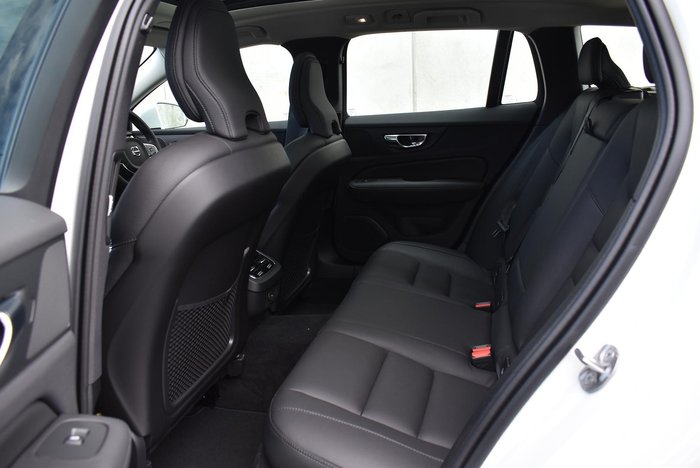 2024 Volvo V60 Cross Country Ultra B5 Bright MY25 AWD Crystal White